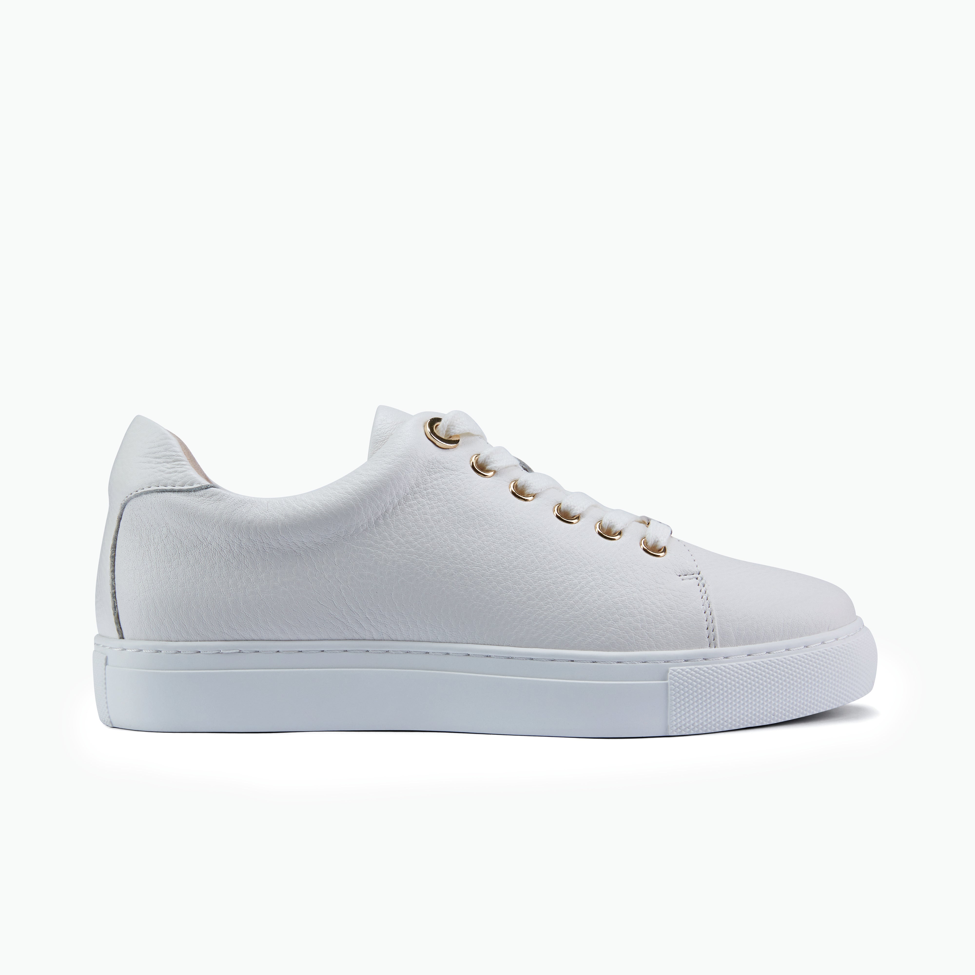 Mace Sneaker | White Pebble