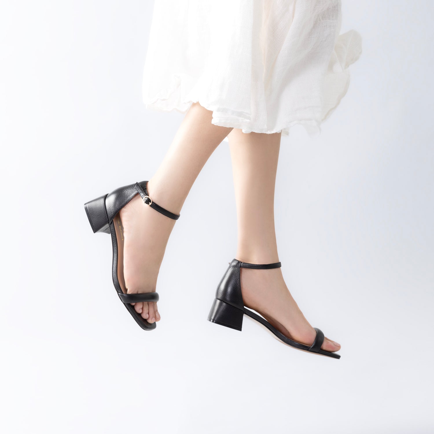 Aimee Sandal 40mm | Black pebble