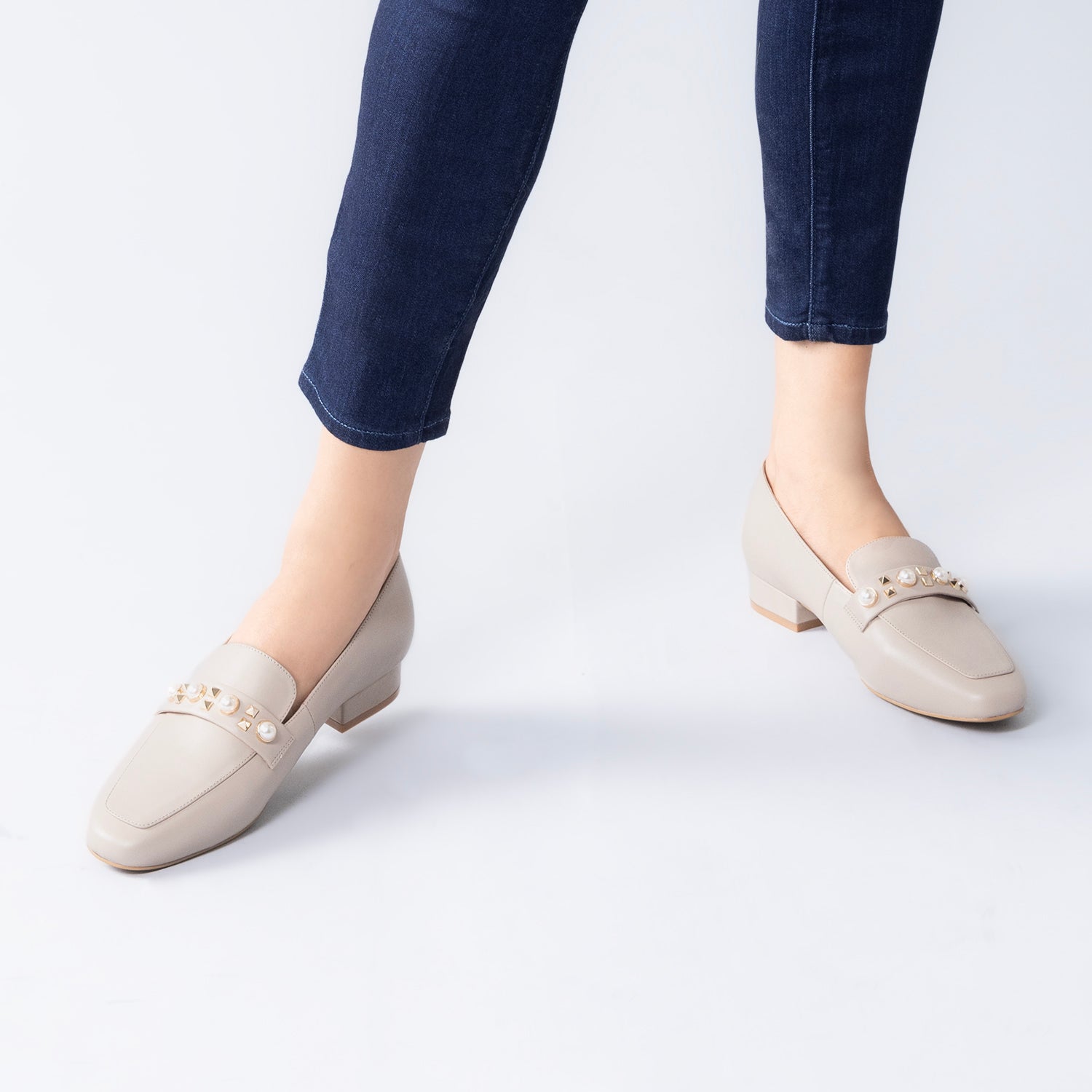 Alixa Loafer | Nude leather