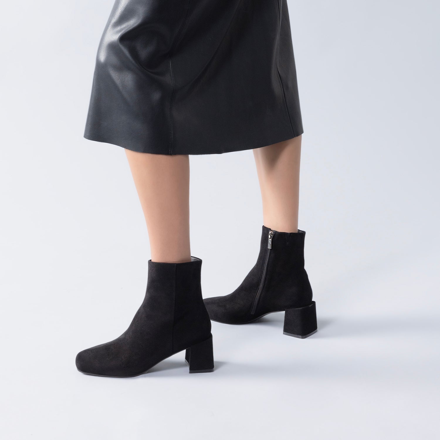 Aloe Ankle Boot | black suede