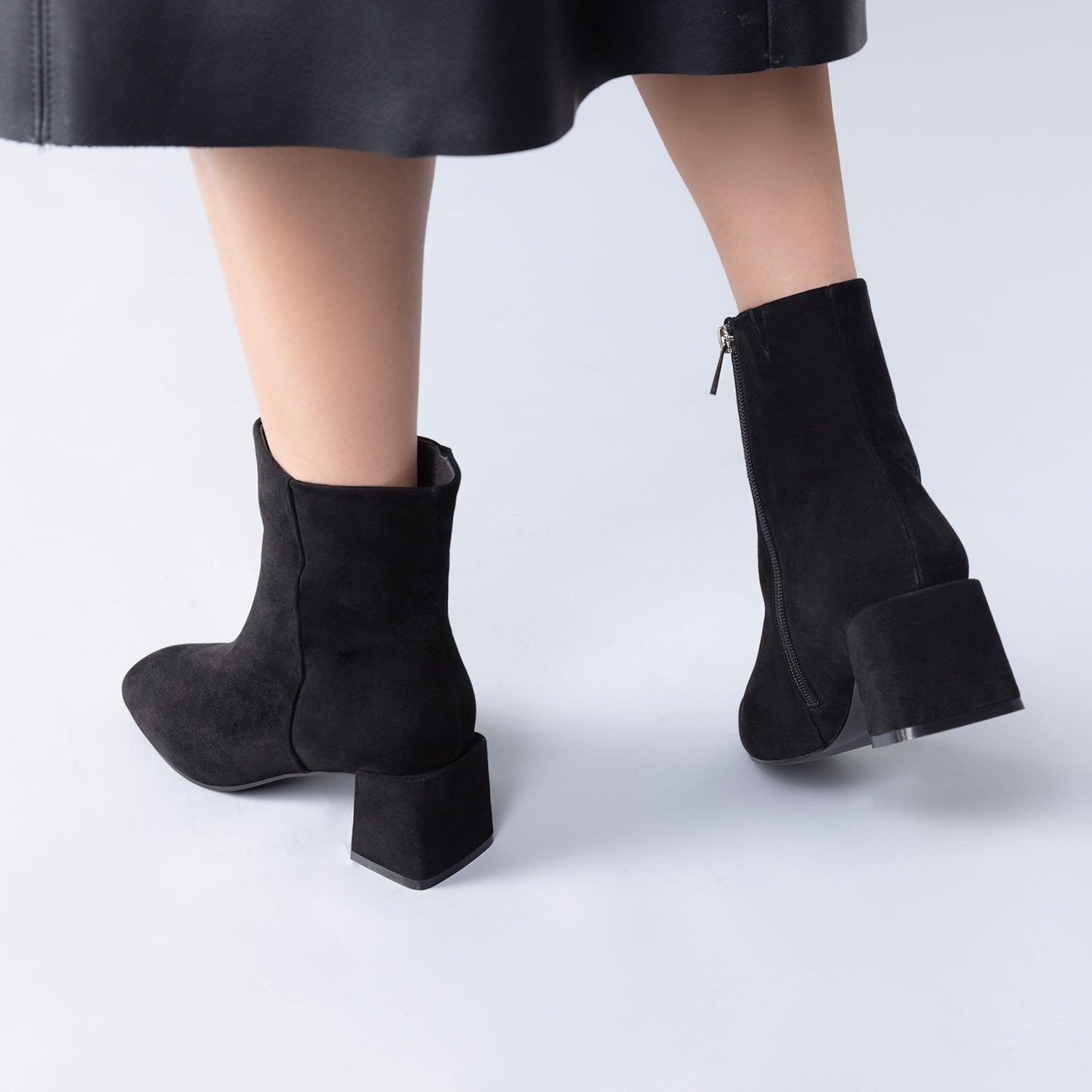 Aloe Ankle Boot 50mm | black suede