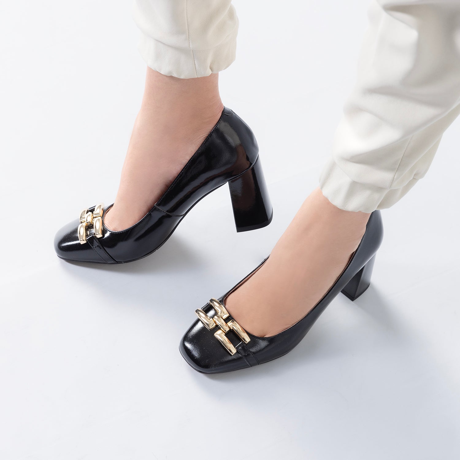 Jolie Pump Heel | Black oiled leather