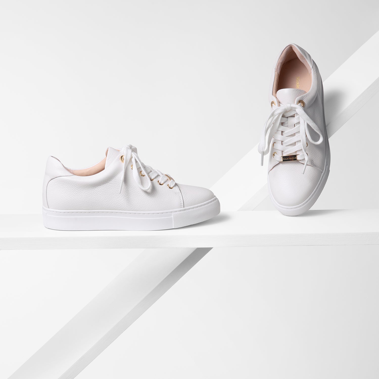 Mace Sneaker | White Pebble